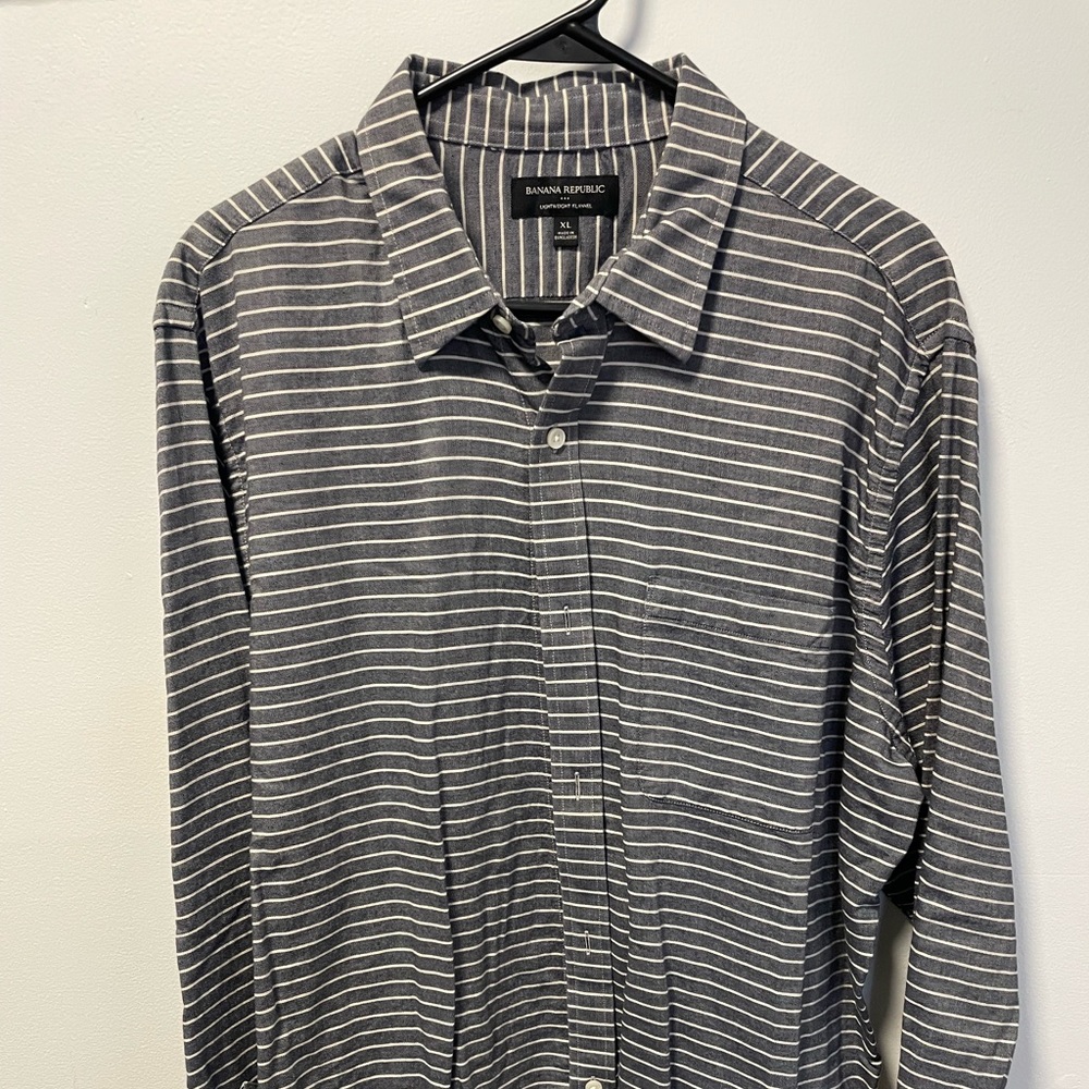 Banana Republic mens light flannel shirt never worn